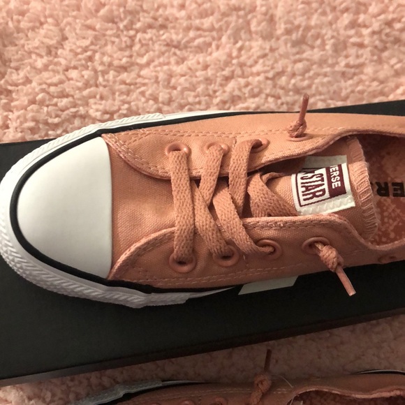 Converse - Picture 2 of 4